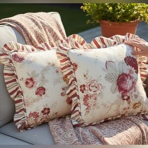 2 Waverly Garden Room Norfolk Rose Ruffle Throw Pillows Vintage